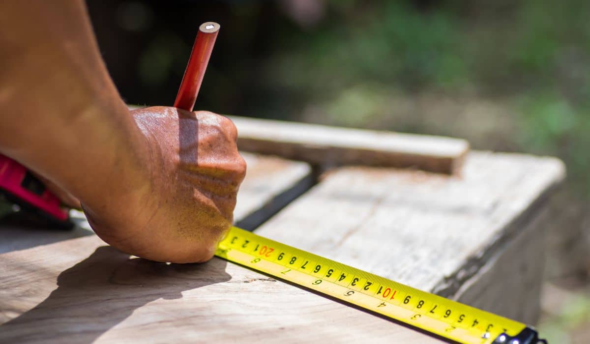 Common Mistakes to Avoid When Measuring a Roof